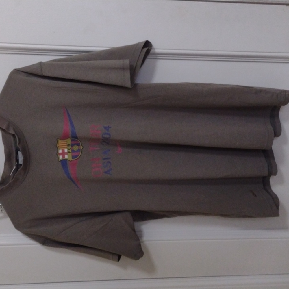 Vintage Nike Barcelona Asia Tour 2004 T-Shirt